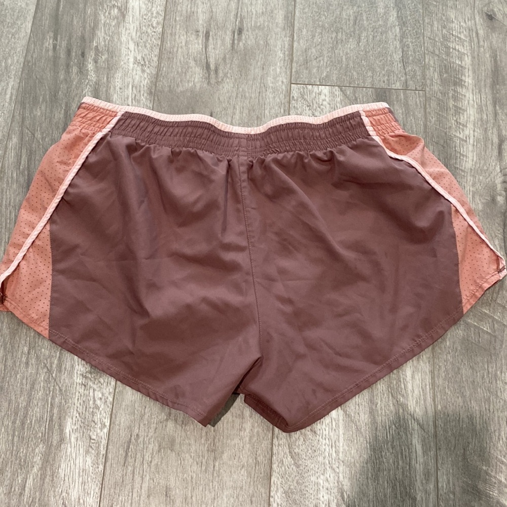 Nike shorts - Picture 2 of 3